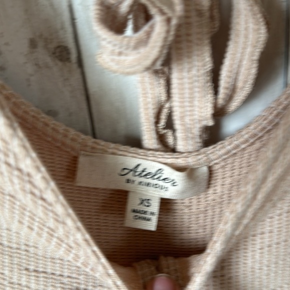 Atelier by Kirious Baby Doll Shirt. Available in size XS. - Picture 4 of 4